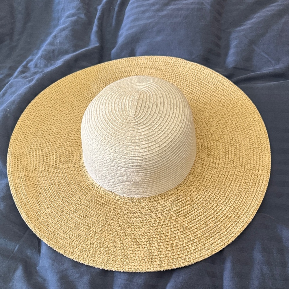 Sun Hat Elegant Tan Wide-Brimmed